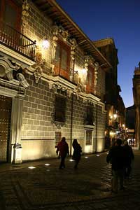 Palacio de la Madraza de noche, Granada
